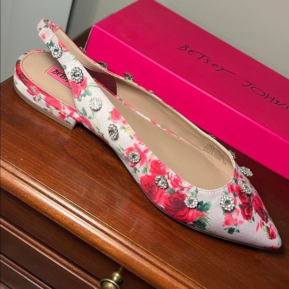 Betsey Johnson Pink Floral Satin Sparkly Gem Accents Pointy Toe Flats Shoes - Picture 8 of 17